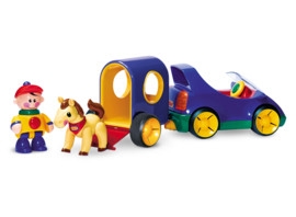 Masinuta electronica cu remorca si calut First Friends Pony Club - OKETOLO89910 OKETOLO89910 Masinuta electronica cu remorca si calut First Friends Pony Club - OKETOLO89910 OKETOLO89910
