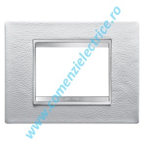 PLACA (RAMA) ORNAMENT GEWISS CHORUS LUX PIELE, 3 MODULE, ALB PLACA (RAMA) ORNAMENT GEWISS CHORUS LUX PIELE, 3 MODULE, ALB