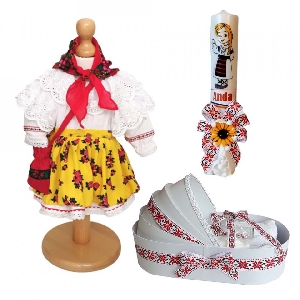 Set costumas traditional cu trusou si lumanare personalizata pentru botez fete Denikos C9011- NIK5449