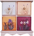 Cutie de lemn cu flori pictate